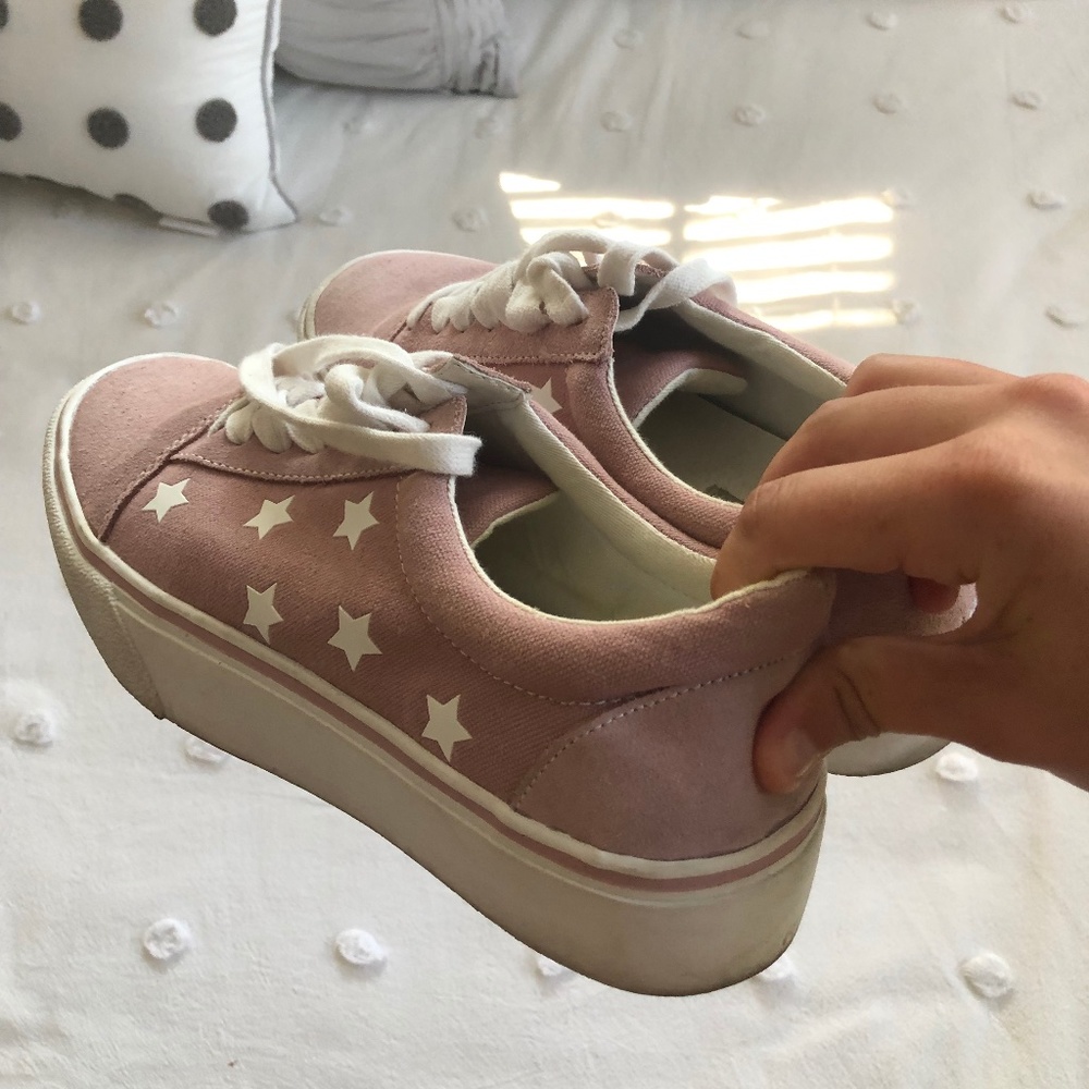 Steve Madden Emile Pink Suede Leather Star Sneaker